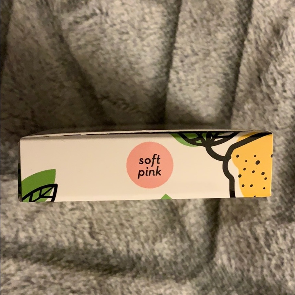 Blush - Picture 8 of 8